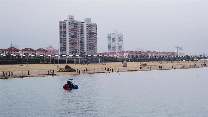 上海金山区有没有免费的沙滩,上海金山沙滩