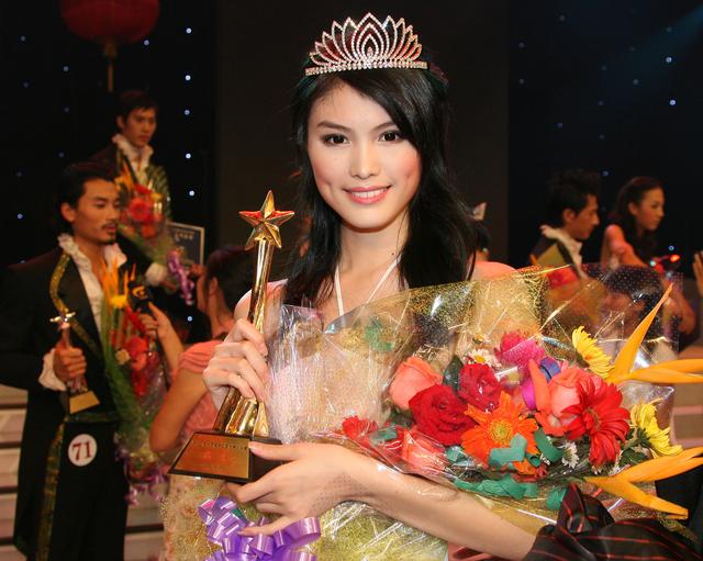 维密超模何穗健身,何穗40秒变脸