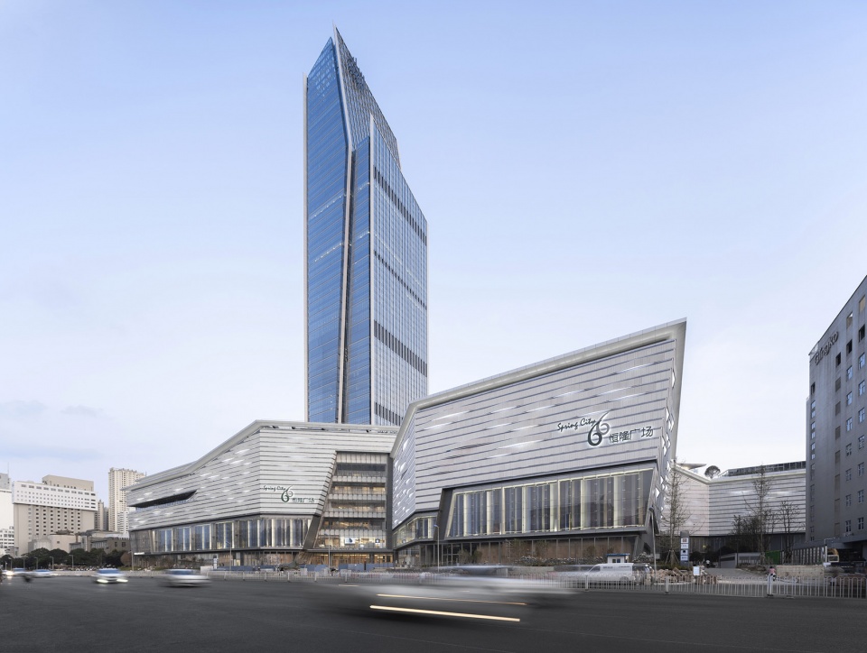 350米高的恒隆广场，昆明第一高楼，提供崭新都市生活体验