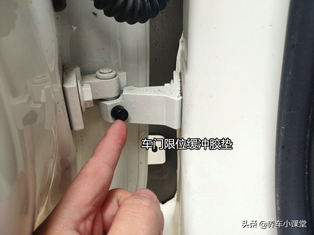 车门难推开怎么办,开车门异响最简单的解决方法