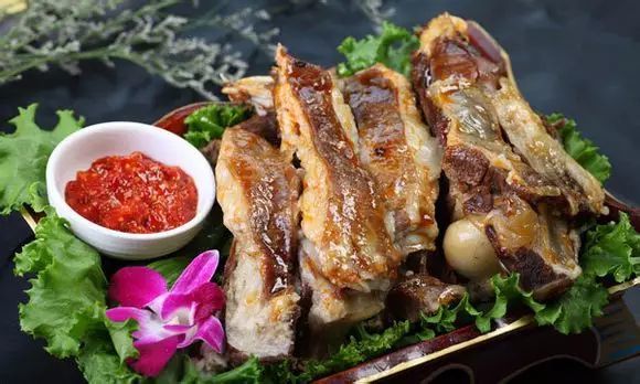 去额济纳旗胡杨林旅游攻略,额济纳旗旅游住宿全攻略