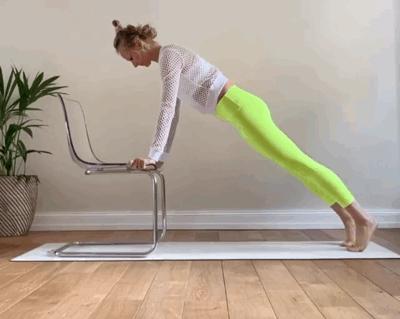 五个瑜伽动作14天拥有迷人少女背,想要撩人美背就练这6式瑜伽