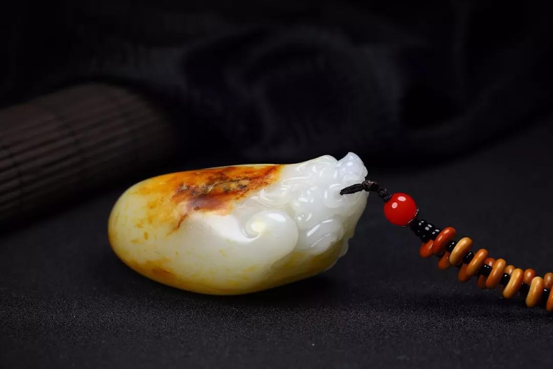 珠宝玉石饰品如何区分裂纹和石纹,珠宝玉石是怎么分类的图片