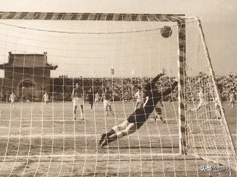 那位踢球最好的抗战飞行员已经为国捐躯了：纪念陈镇和殉国80周年