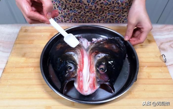 饭店里的剁椒鱼头怎么那么好吃,家常剁椒鱼头简单做法又好吃