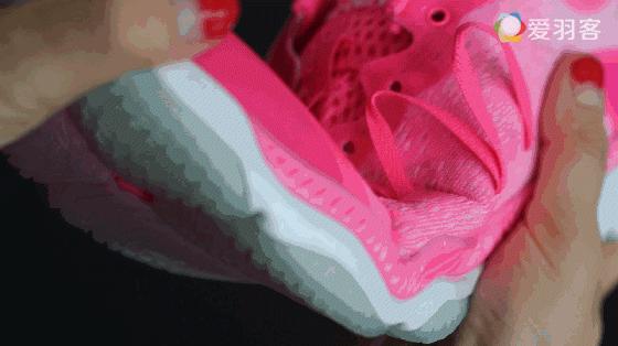 情人节这天,他送女神一把ZF2球拍后...附2.14拯救指南