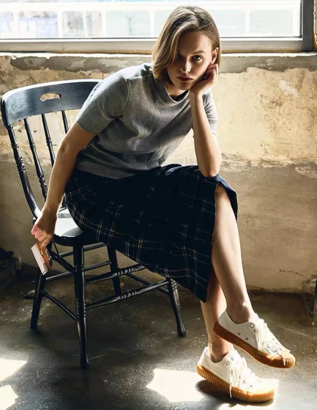 鞋柜怎么放春夏秋冬的鞋 (鞋柜必备的小白鞋)