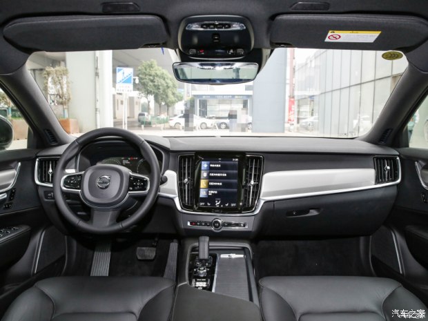 40万的车一年都有哪些费用,40万元买顶级豪华车