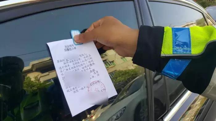 自行车改装豪华汽车,老爷爷爆改自行车