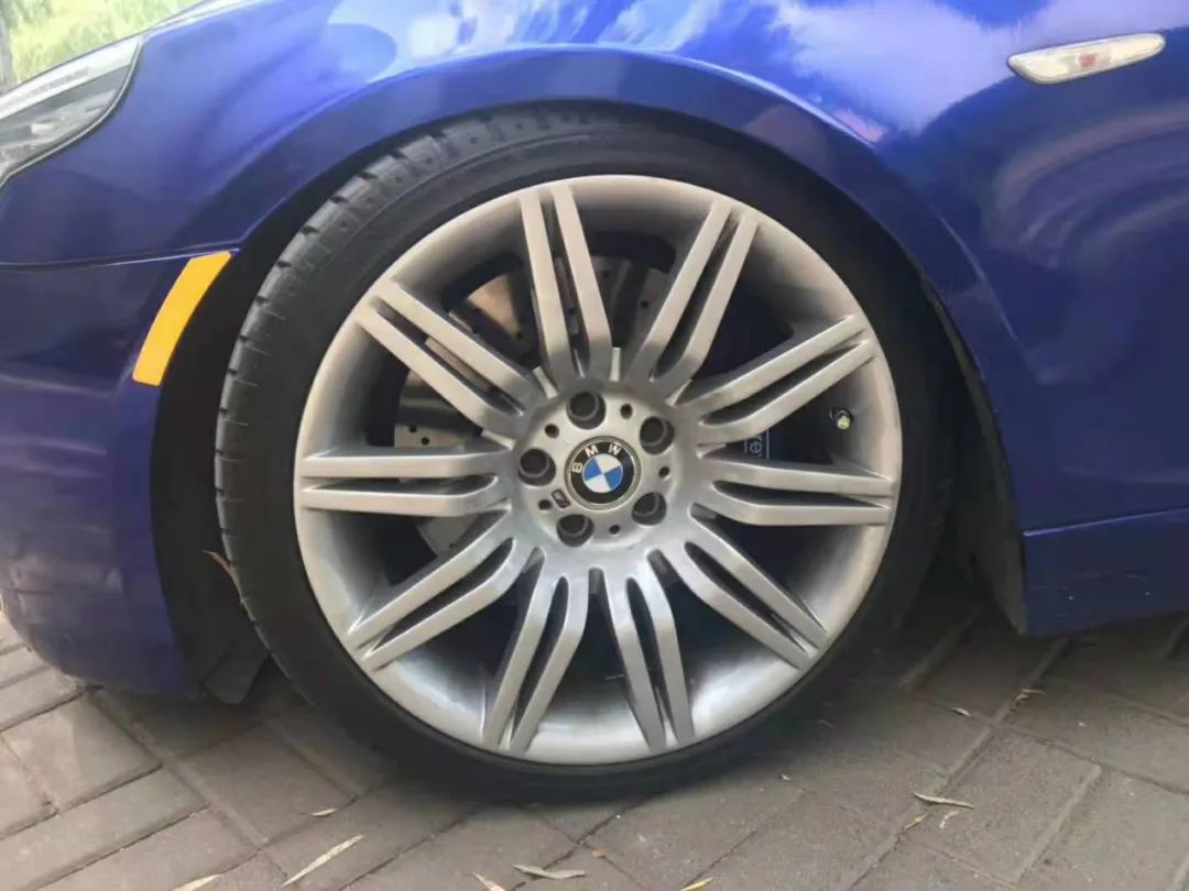 10多年的宝马5系还值得买吗,十年前的宝马5系值得买吗