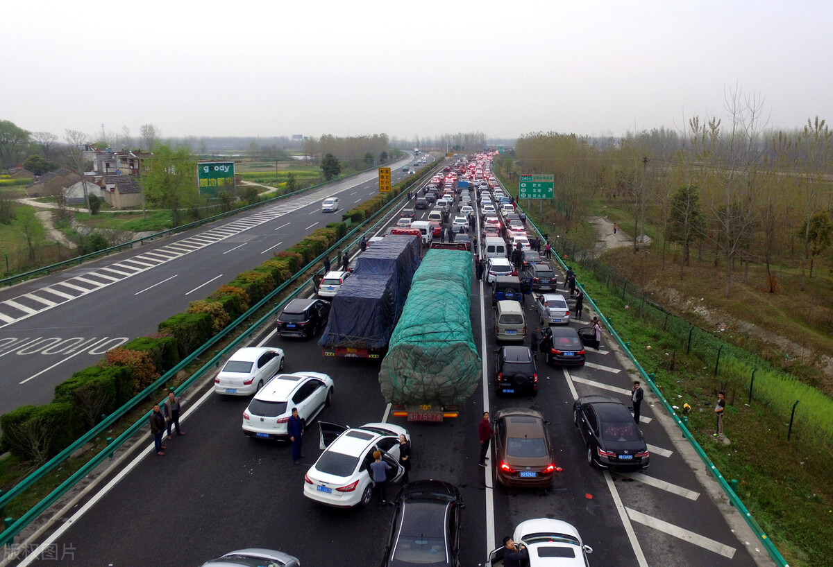 我脾气很好但是容易激怒,我脾气不好但是我能控制住自己