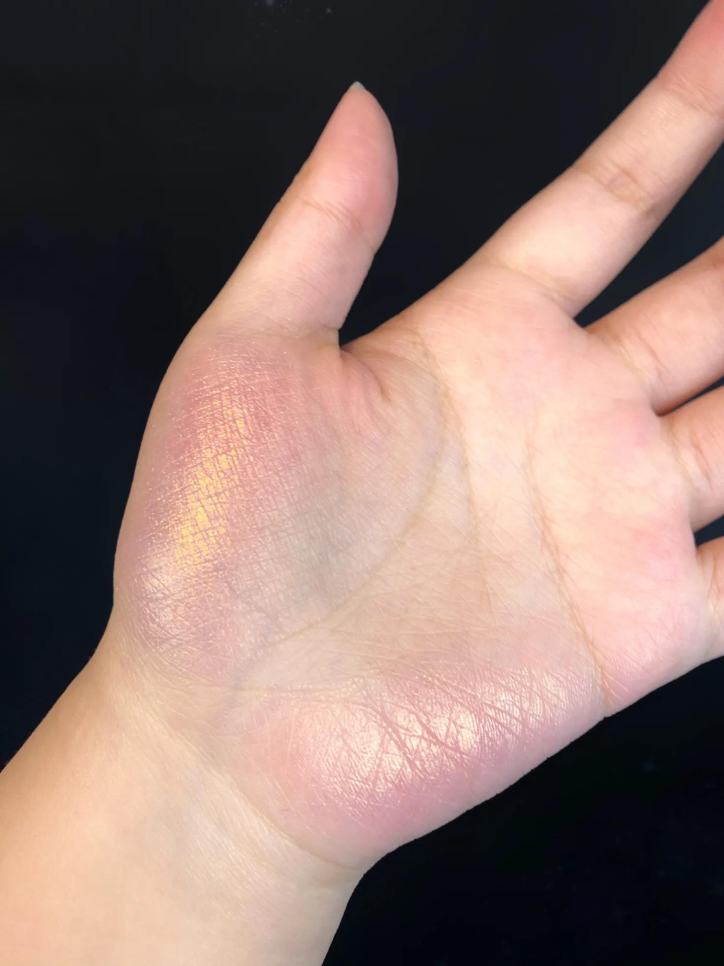 mac圣诞高光peach,macstarquake