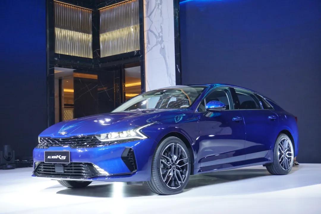 大众朗逸轩逸哪款适合跑长途,家用车朗逸和轩逸选哪个最合适