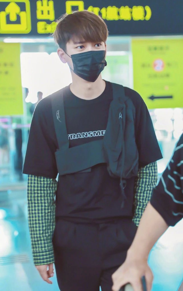 熊梓淇翻包,熊梓淇同款书包