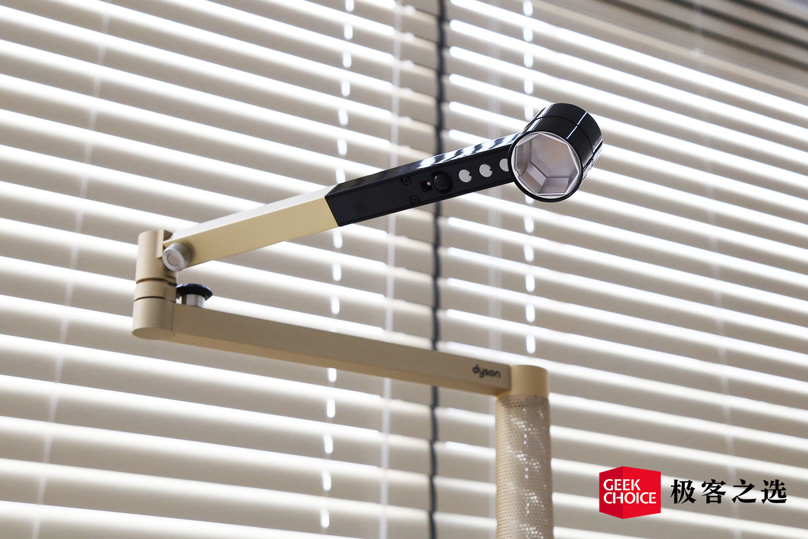 戴森600元,戴森1500元