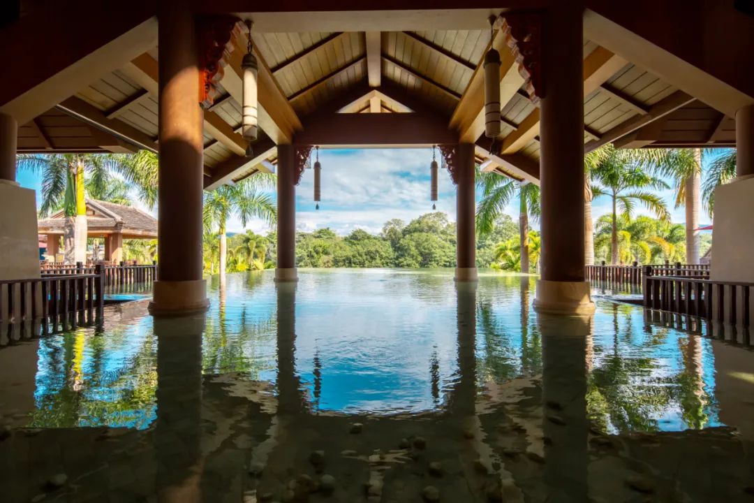 云南抚仙湖绝美风景,云南人少地方美