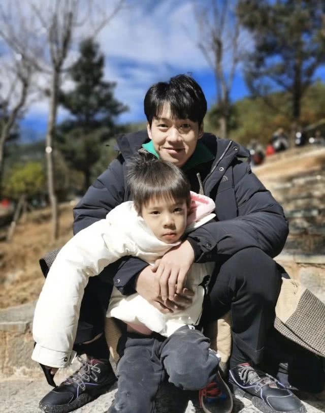 嗯哼空降《妻子3》,掉了一颗门牙还不认字,却会说“我收工了”