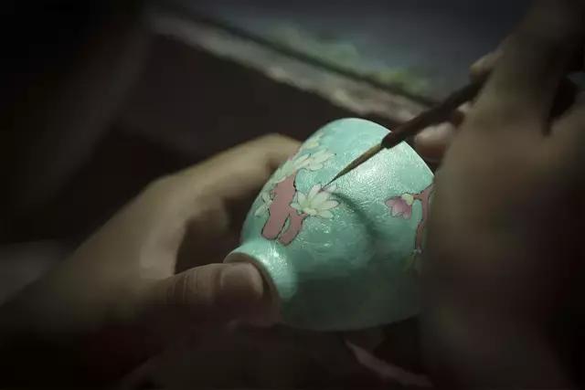 清颜粉彩瓷,粉彩扒花制作