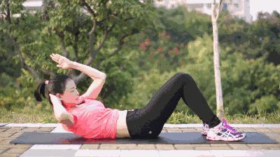 每天五百个卷腹多久才能看见效果,每天做100个卷腹有什么效果