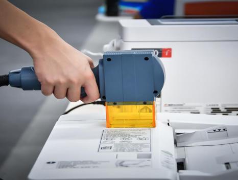 翔声激光喷码机视频教程,热门手持激光打标机