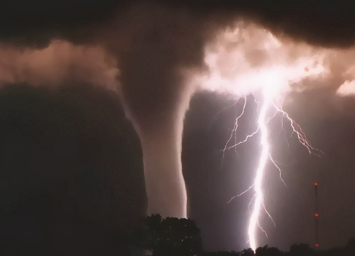 广西渔民偶遇龙吸水,广西北海出现龙吸水在哪里