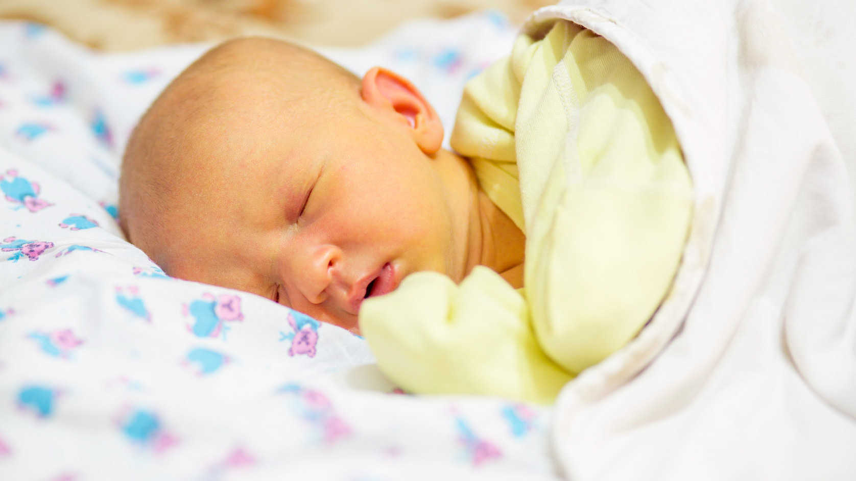 新生儿1-12个月的养育知识大全,新生儿相关的100个照顾问题