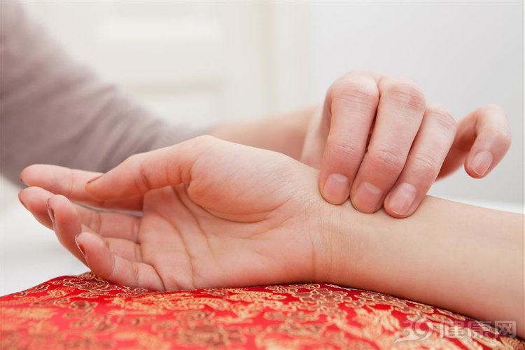 老中医把脉看病是怎样做到的,把脉入门教学自己给自己号脉