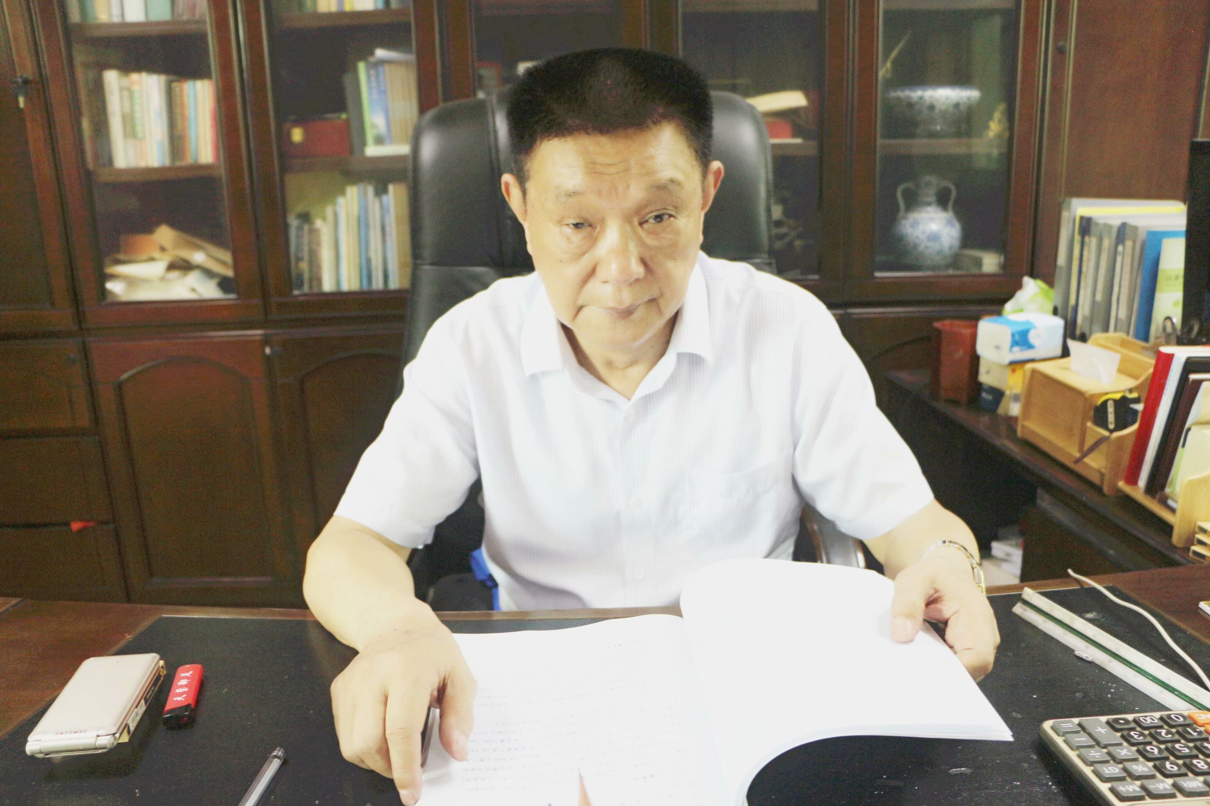 历尽世事沧桑不坠青云之志,历尽沧桑已到不惑之年