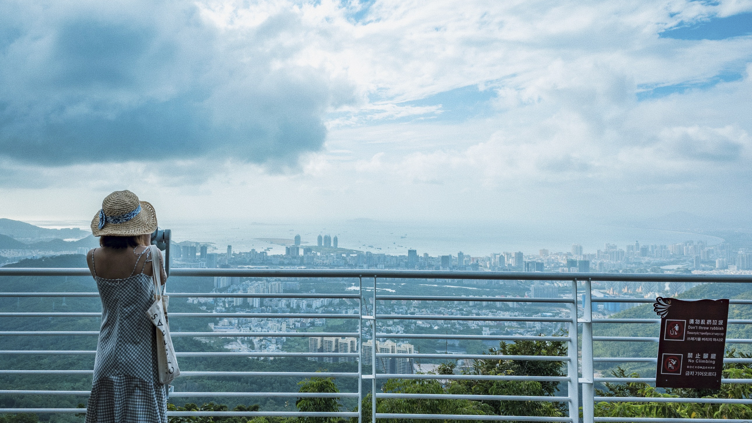 三亚山顶观景台观景,海南最长缆车