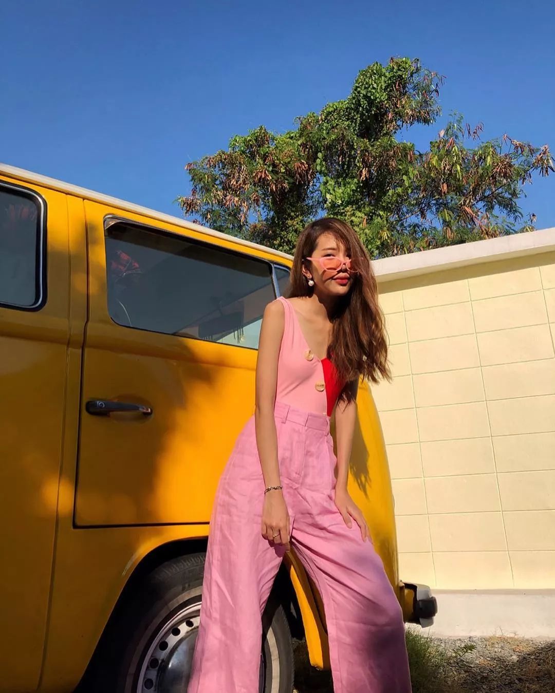 夏季穿亚麻的衣服好还是纯棉的好,亚麻面料夏天穿真的特别舒适透气