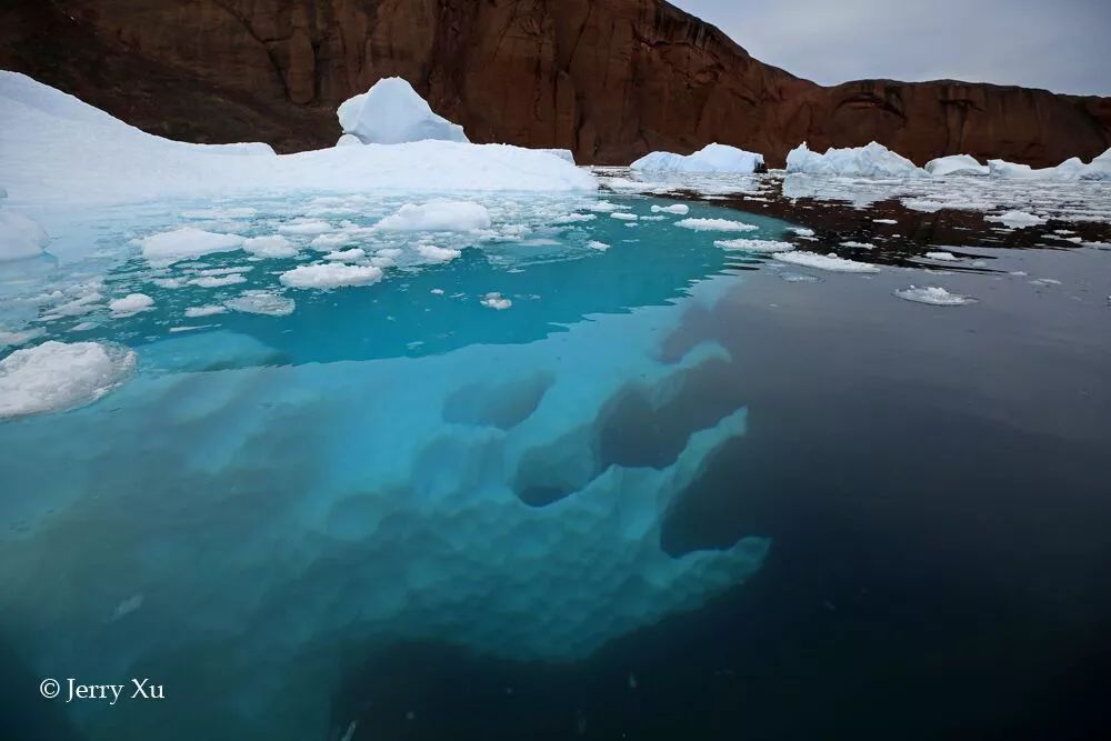 格陵兰的东海岸居然那么绚丽多彩，难怪特朗普想要买下来