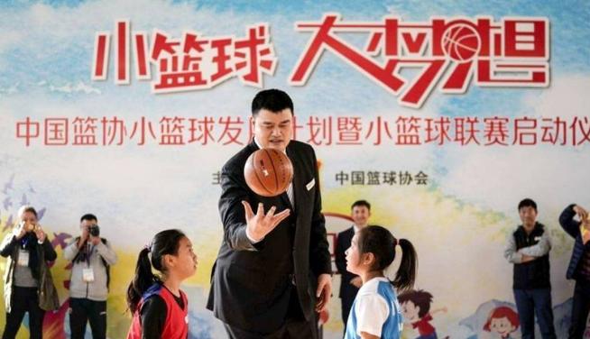 姚明和杨议谁厉害了,杨毅谈姚明在中国的地位