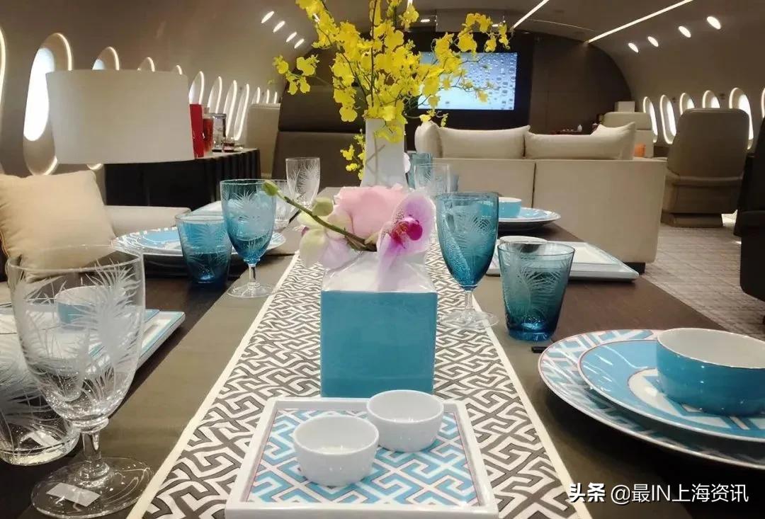 暴涨！飞上海机票18万元一位？微商纷纷转行做包机生意了