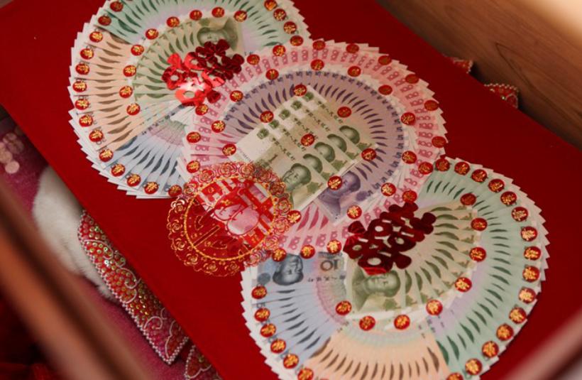 嫁女亲友送压袋钱是什么礼仪,出嫁压袋钱哪里的习俗