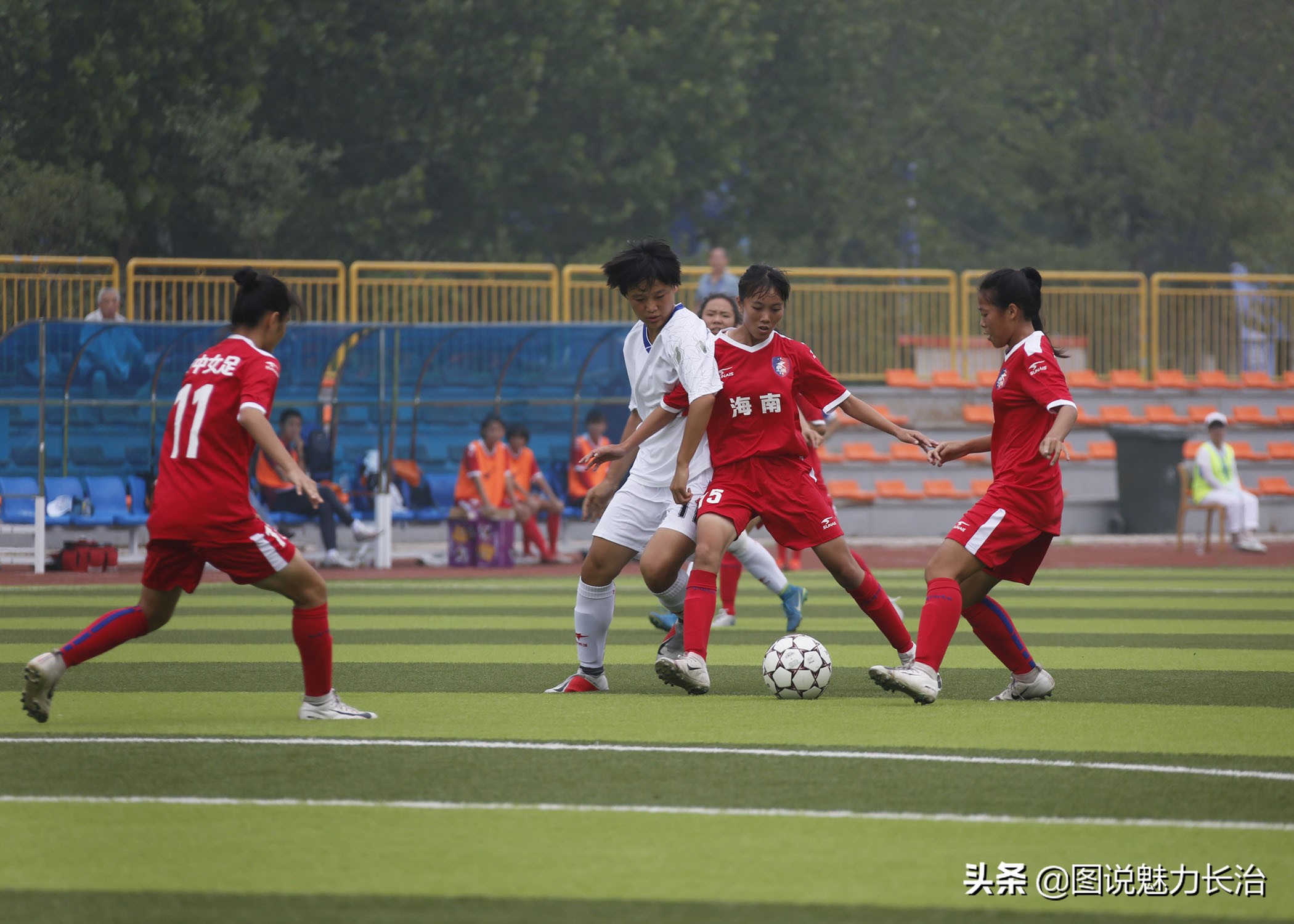 足球球员受伤瞬间,盘点足球比赛上的精彩瞬间