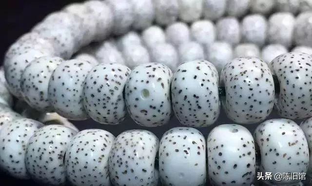 星月菩提如何盘玩成翠绿色,鸡油黄星月菩提盘出来的效果图