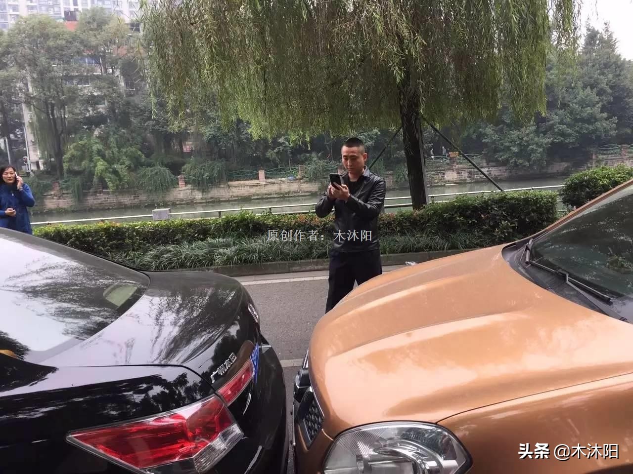 蹭着别人的车车主不在怎么办,不小心蹭到别人车车主说没关系