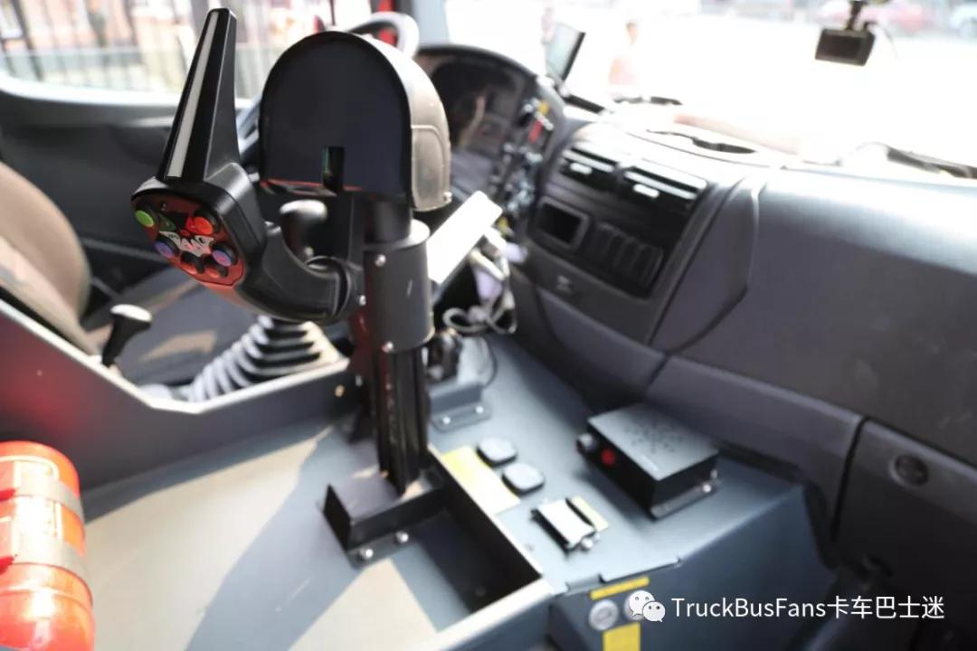 北京特色！奔驰Atego底盘的卢森宝亚AT3城市主战