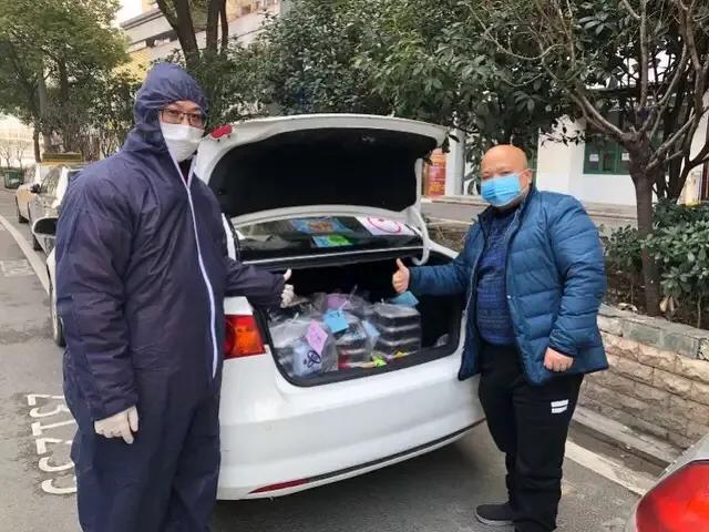 留守武汉的广东老板：组餐饮支援群无偿送餐，捐出仓库20吨食盐