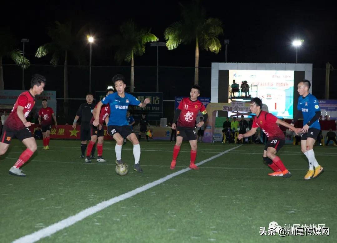 我们是冠军！宏扬.金维智能足球赛万业夺金杯