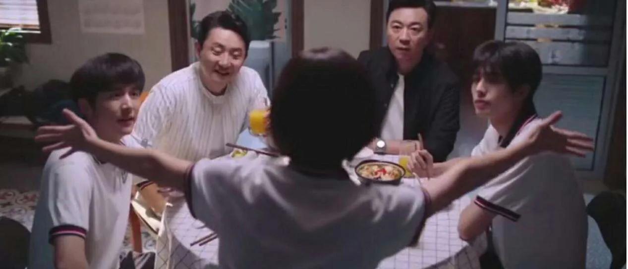 比起谨小慎微，没心眼儿、好心态的孩子更容易向阳生长。