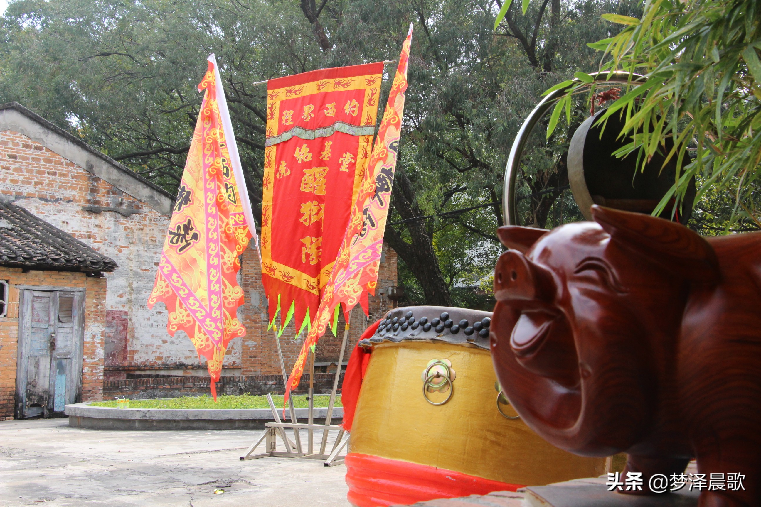 猪年喜庆舞蹈,猪年大吉喜气洋洋广场舞