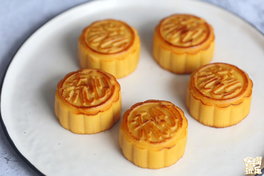 最好吃的月饼健康解馋,吃各种各样的超多月饼全部吃完