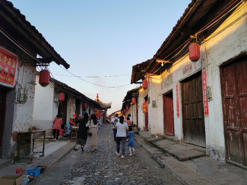 珠玑古巷在哪里,珠玑古巷怎样寻宗访祖