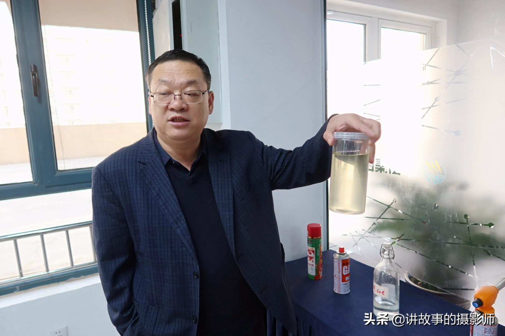 电炉明火炒菜，*裤内**点亮灯泡，魔术还是高科技？