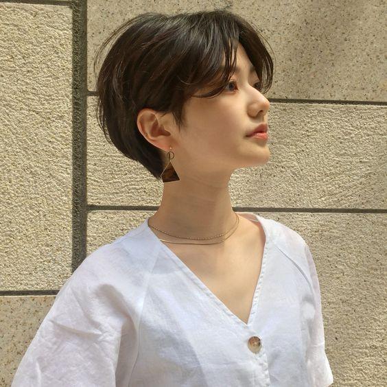 适合40-50岁大脸女性短发造型,解决发型烦恼