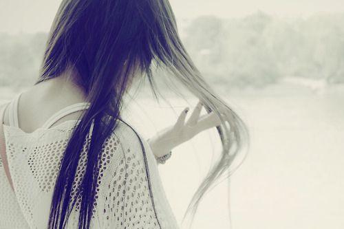 被原生家庭拖累的人,逃离原生家庭该有多强大