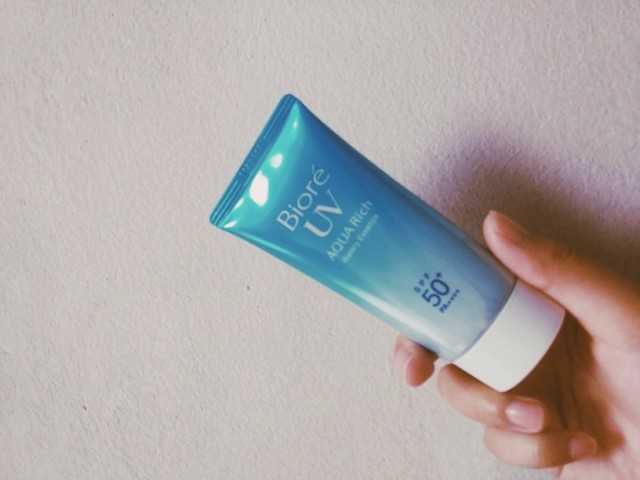 用100元测试防晒霜的效果,一百款防晒霜测试