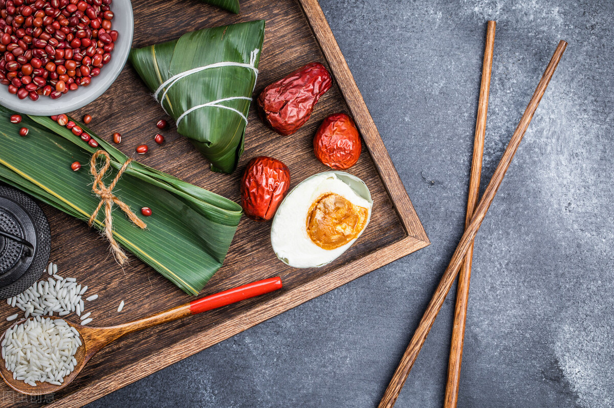 粽子放到冰箱里冷冻一年还能吃吗,吃不完的粽子千万别直接放入冰箱