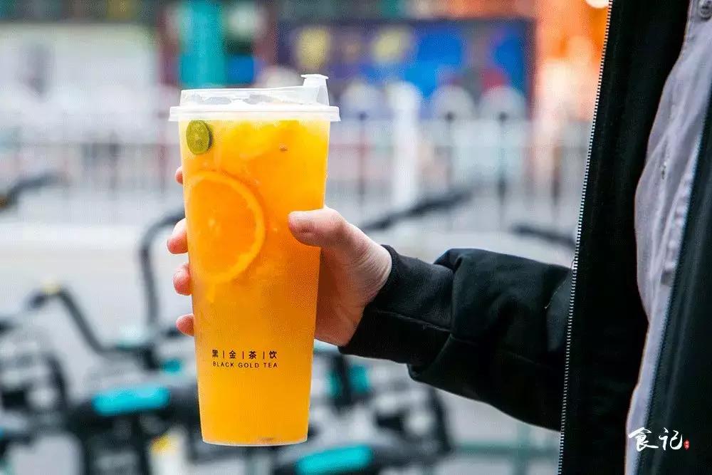 我太太太难了!体感36℃的襄阳夏天,全靠一杯高颜值的茶饮续命